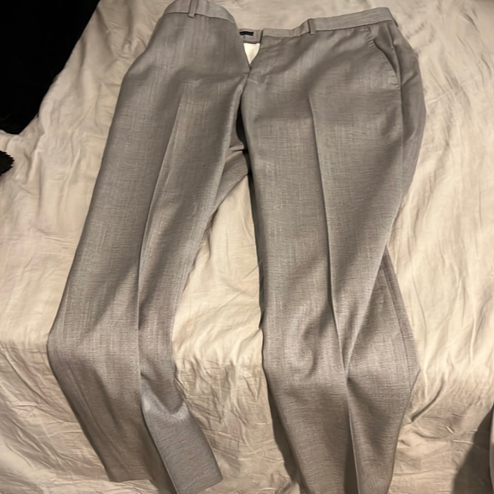 Sis Eid men’s 33x30 dress pants  brand is perry Ellis gray